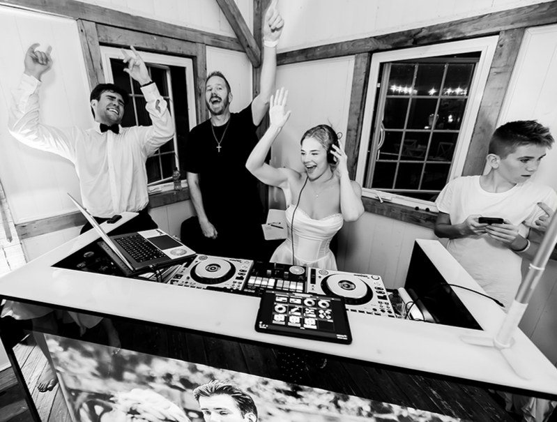 Wow, party moment
